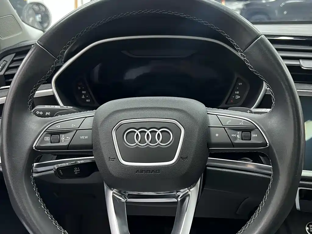 Audi Q3 2023 — фото 10