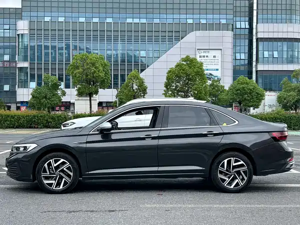 Volkswagen Sagitar 2025