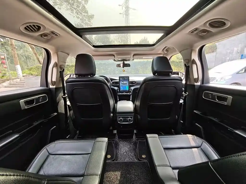 Ford Explorer 2021 — фото 17