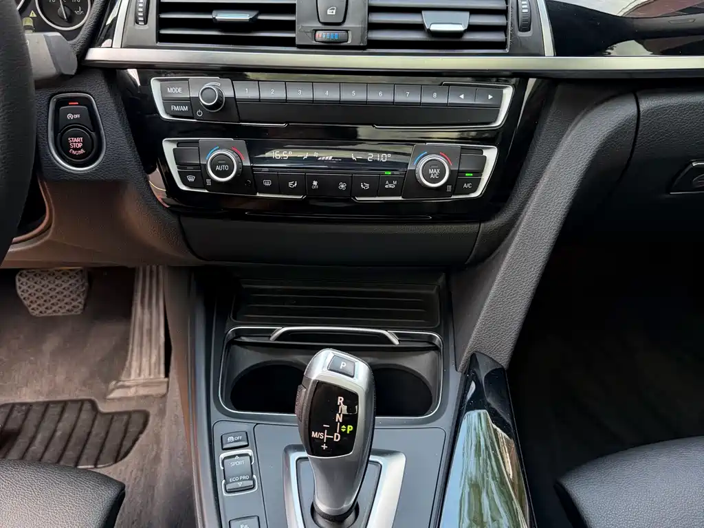 BMW 3 Series GT 2018 — фото 16
