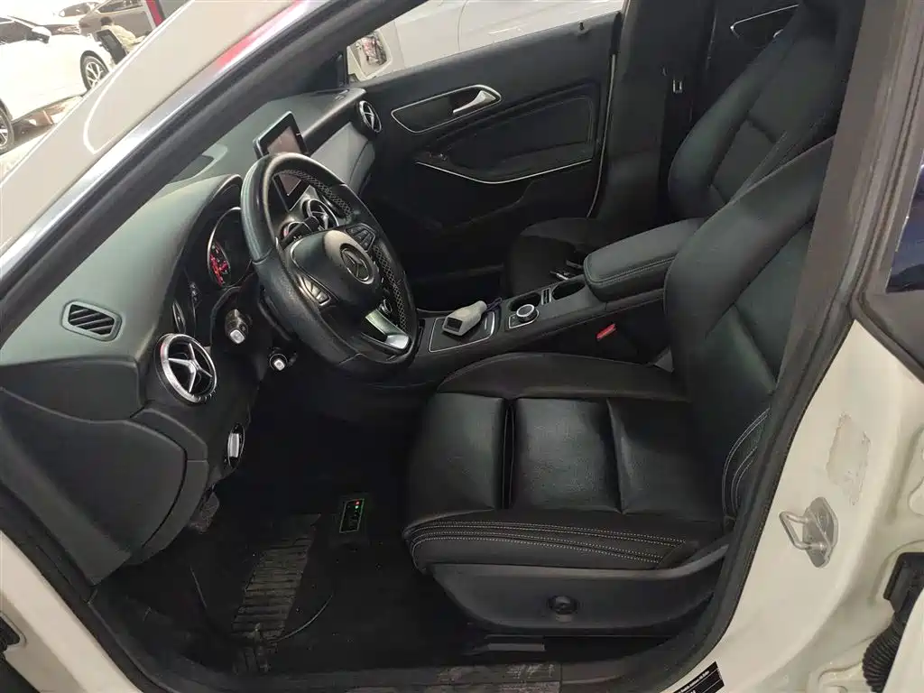 Mercedes-Benz CLA 2017 — фото 15