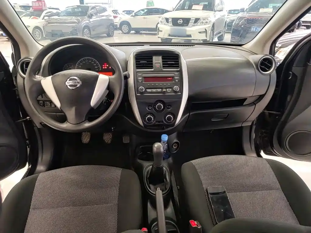 Nissan Sunny 2016 — фото 10