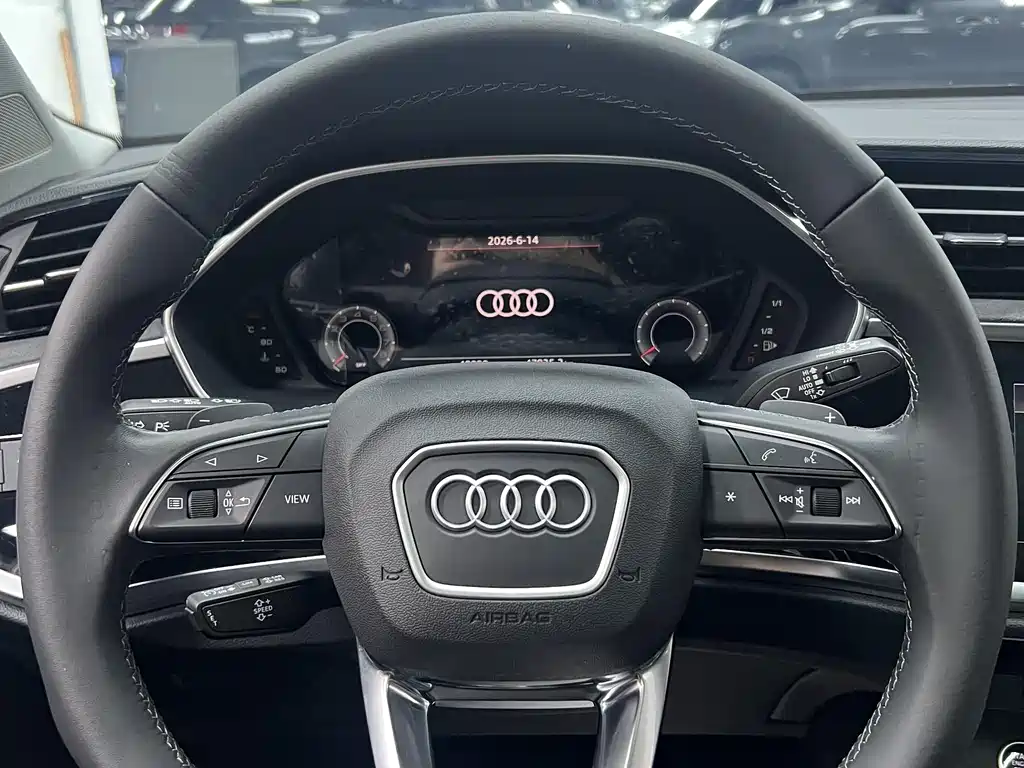 Audi Q3 2023 — фото 21