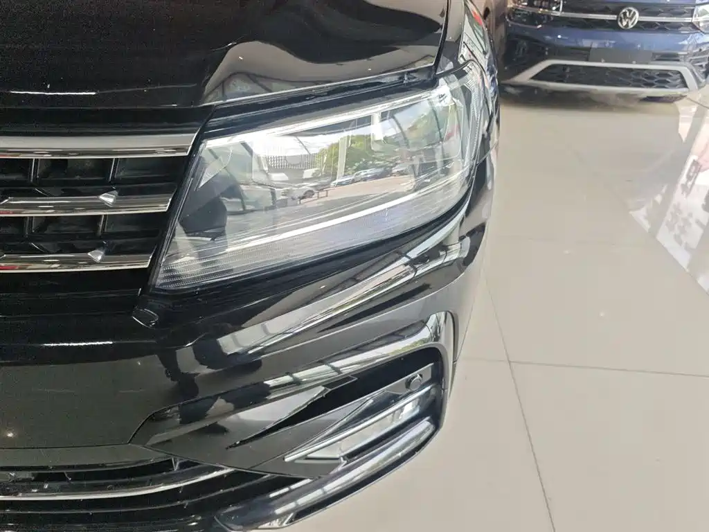 Volkswagen Tiguan L 2020 — фото 18