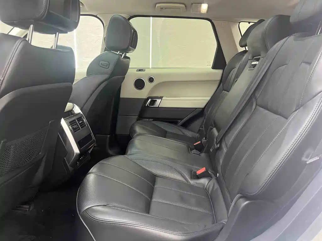 Land Rover Range Rover Sport 2016 — фото 17