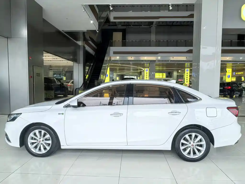 Roewe i6 New Energy 2019 — фото 10