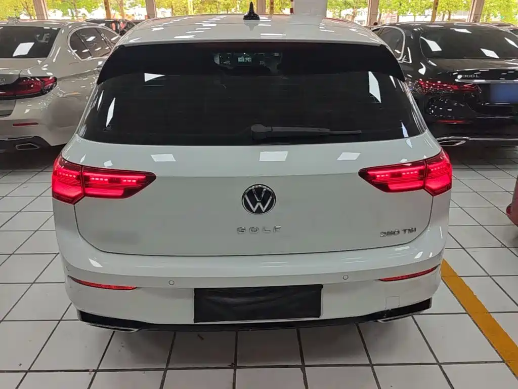 Volkswagen Golf 2024
