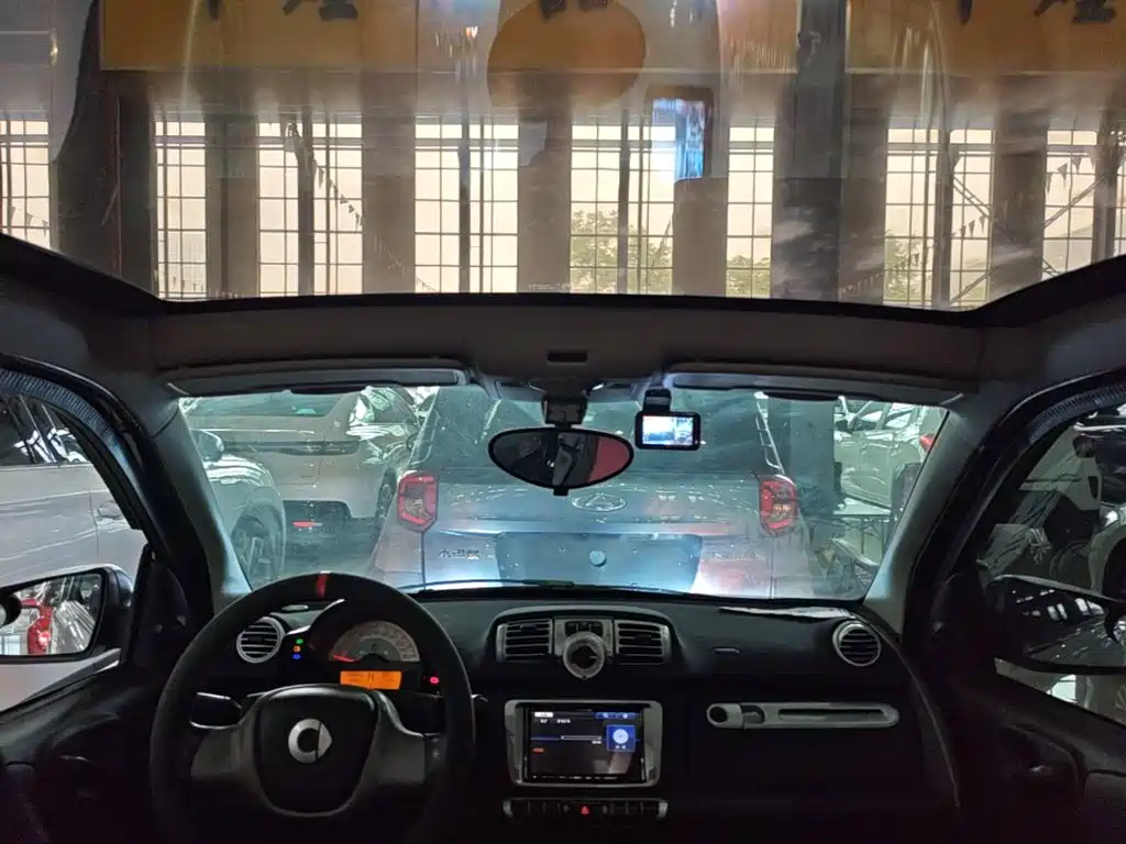 smart Fortwo 2015 — фото 18