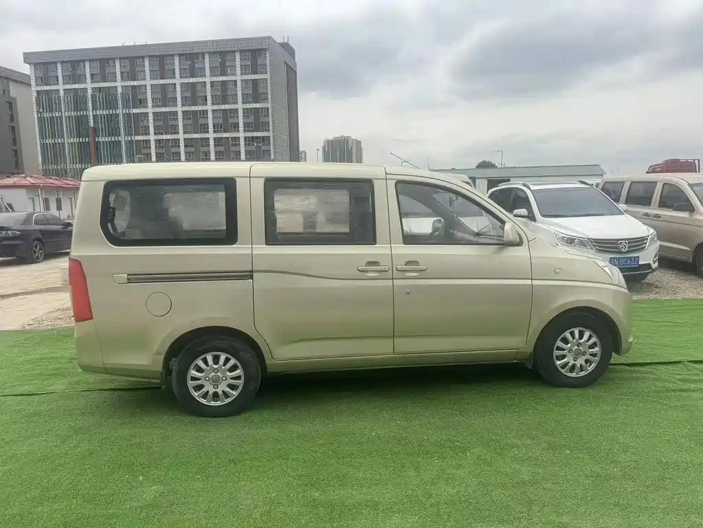 Wuling Rongguang V 2016 — фото 8