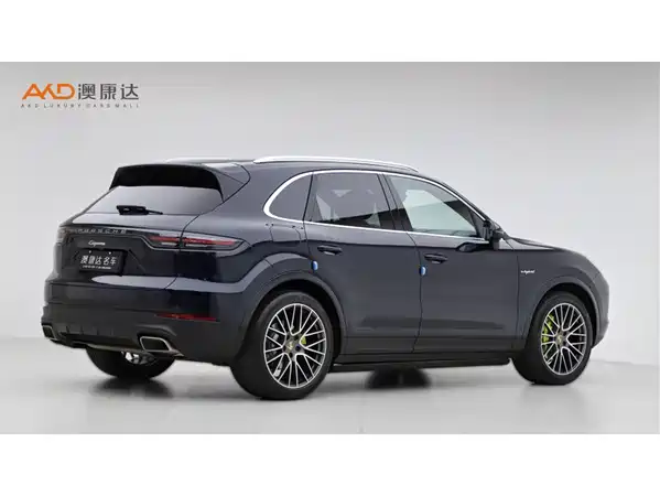 Porsche Cayenne Hybrid 2021
