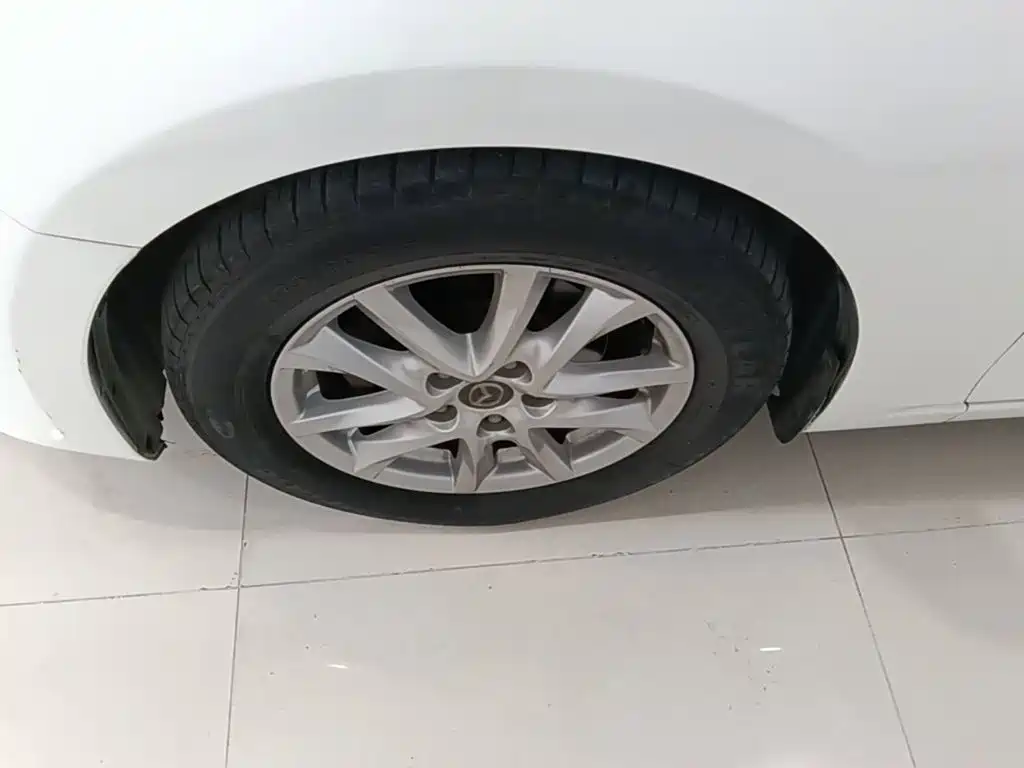 Mazda 3 Axela 2016 — фото 23
