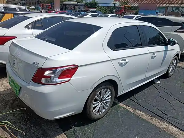 Peugeot 301 2016