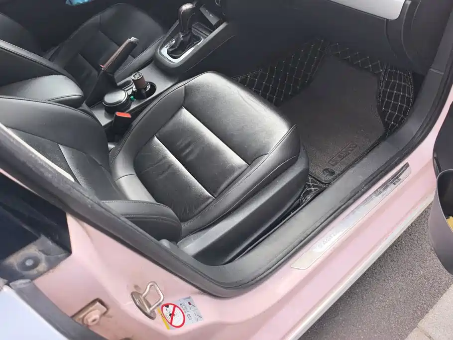 Volkswagen Sagitar 2015