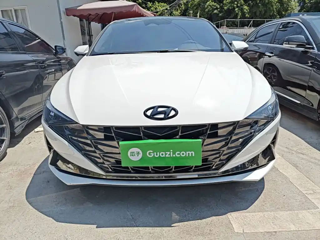 Hyundai Elantra 2023