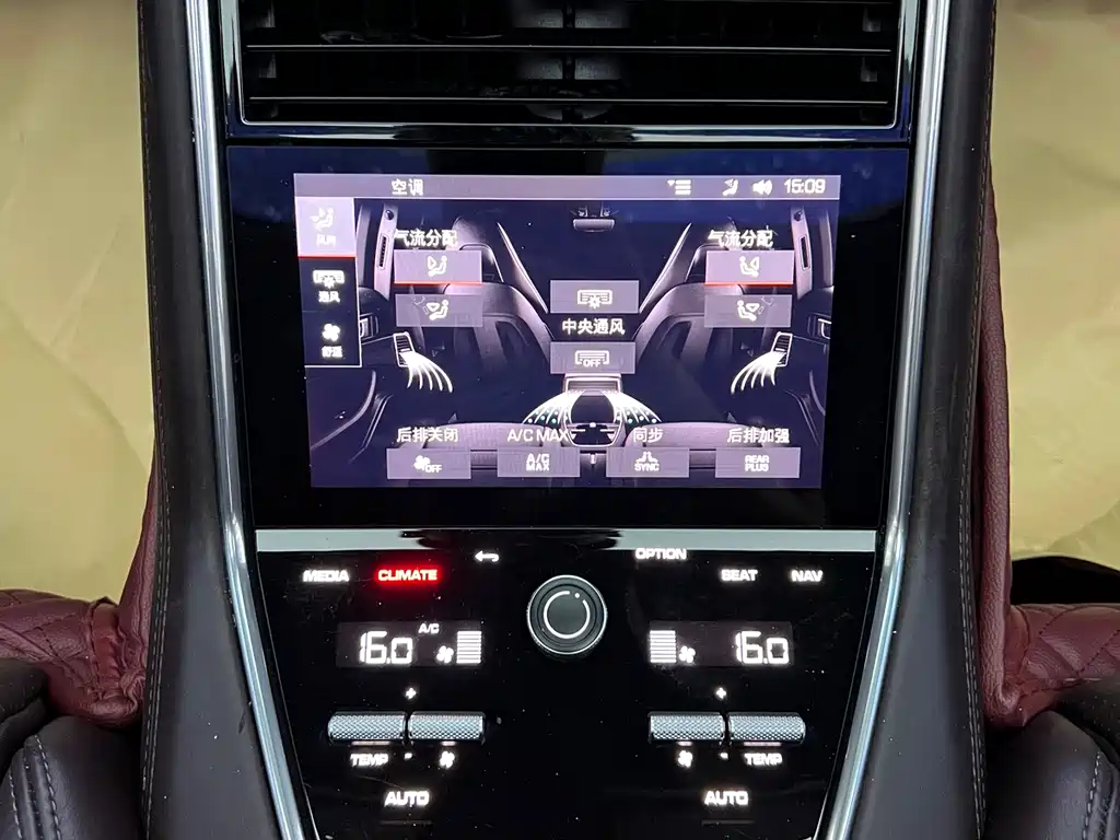 Porsche Panamera 2021 — фото 21