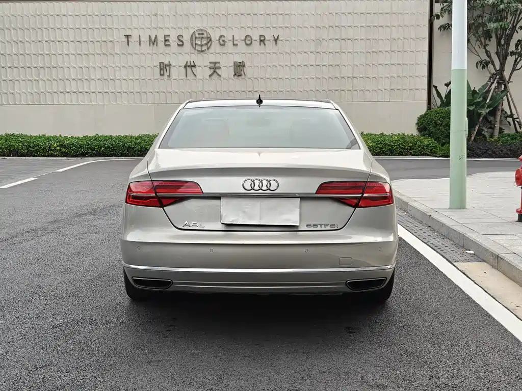 Audi A8 2015 — фото 3