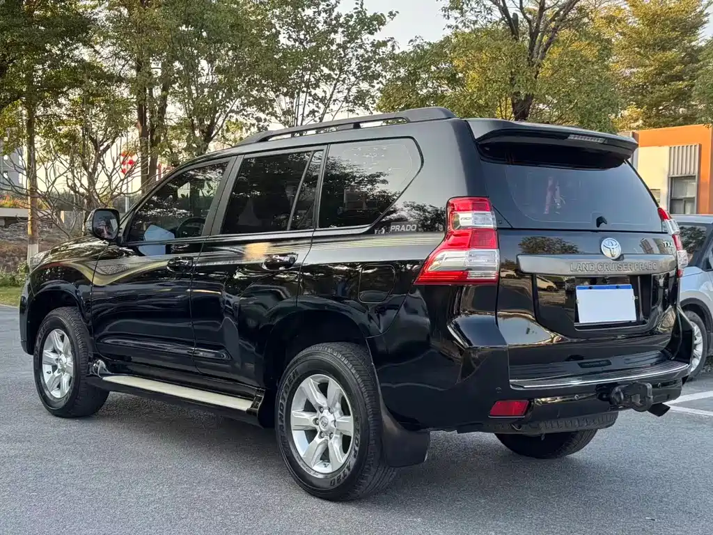 Toyota Prado 2016 — фото 18