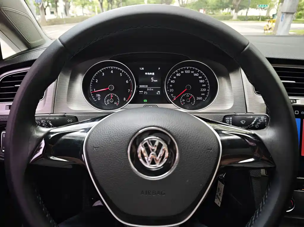 Volkswagen Golf 2016 — фото 9