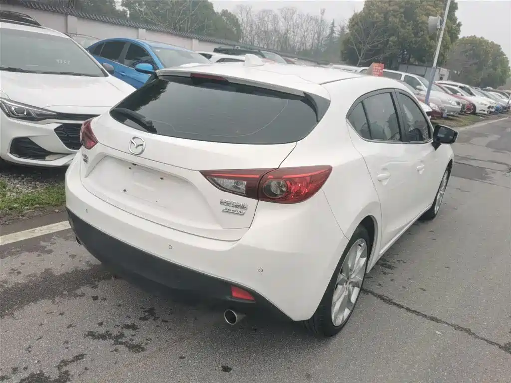 Mazda 3 Axela 2016 — фото 5