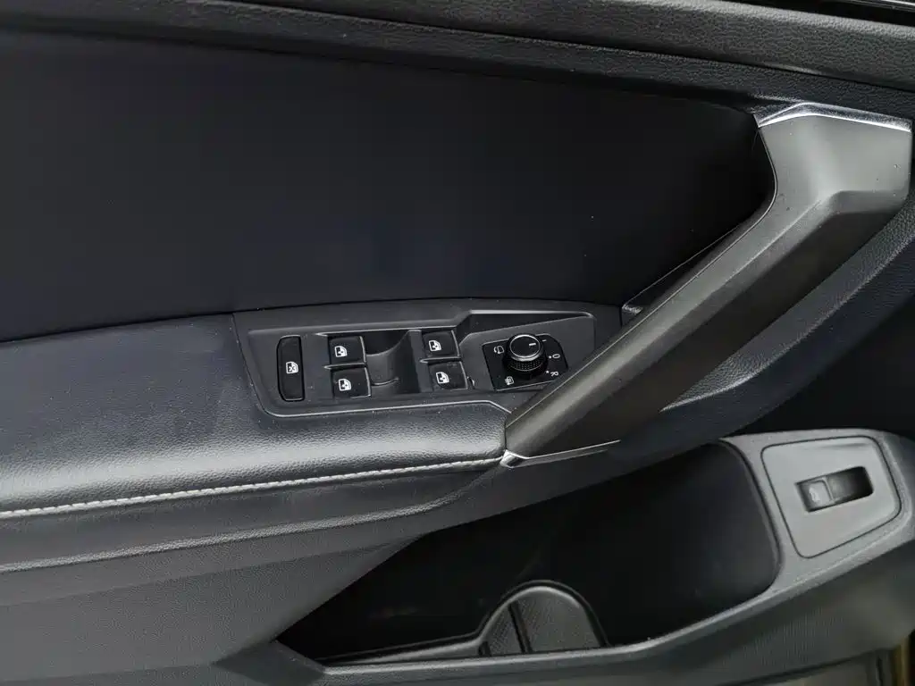 Volkswagen Tiguan L 2019 — фото 9