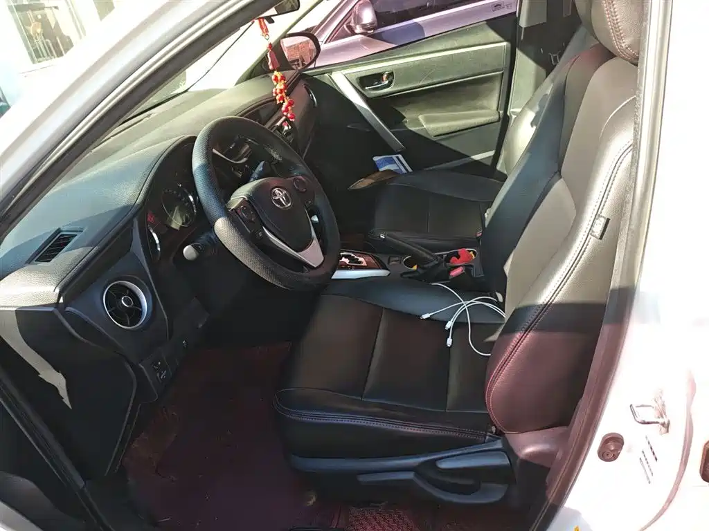 Toyota Corolla 2018 — фото 11
