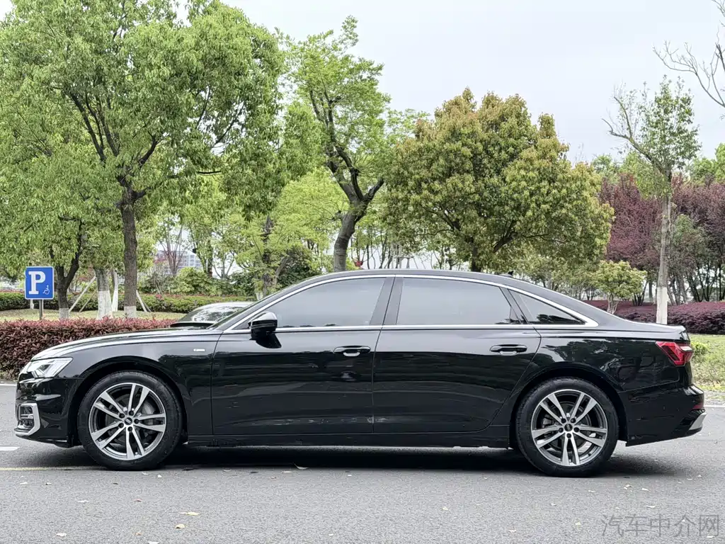 Audi A6L 2023 — фото 4