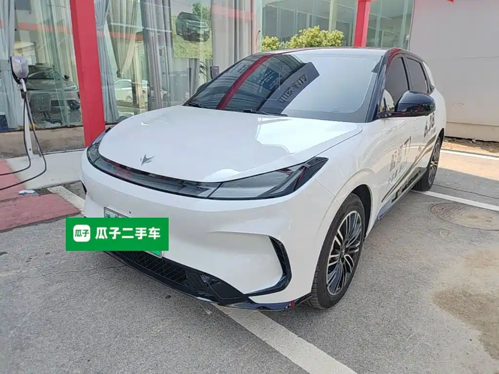 ARCFOX T1 2025