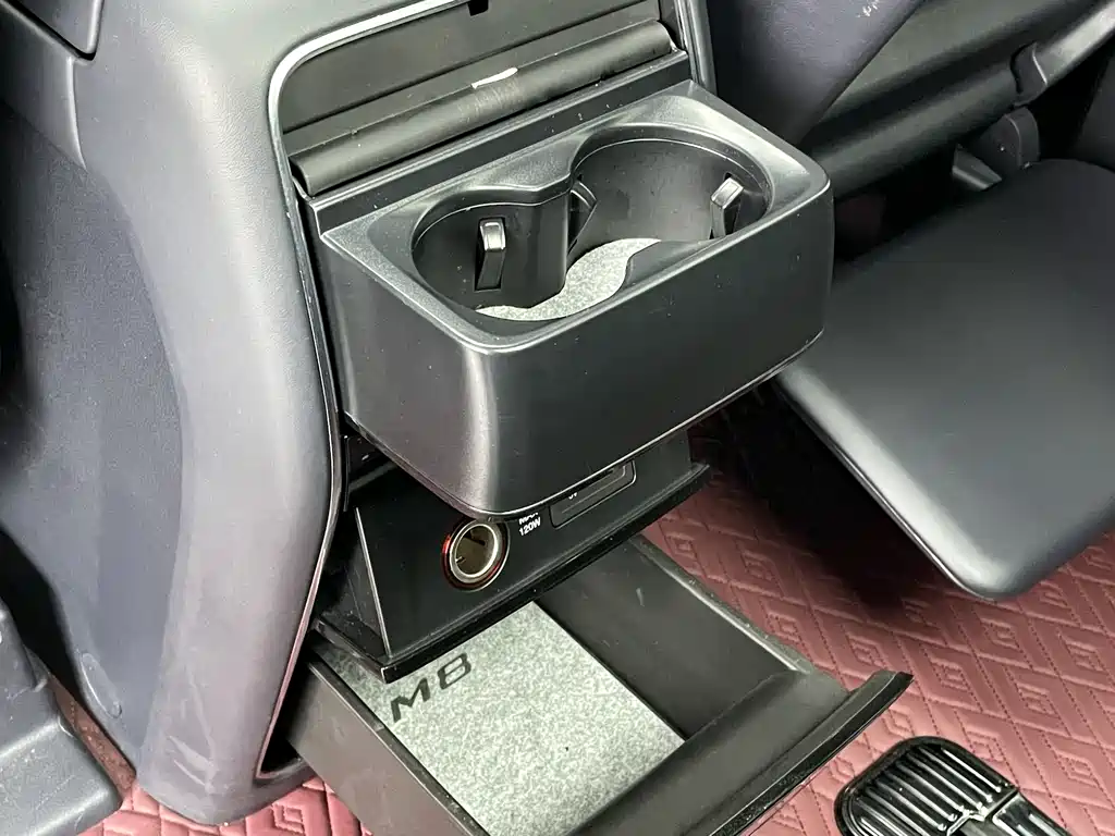 GAC Motor Trumpchi M8 2021 — фото 15