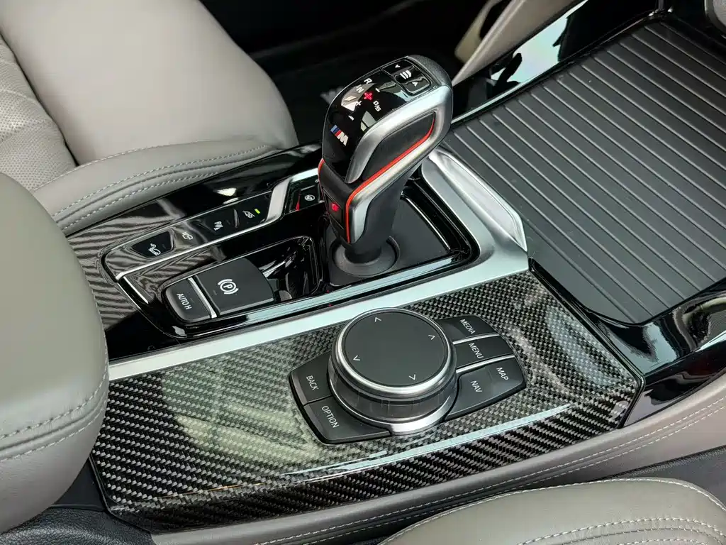 BMW X4 M 2019 — фото 9