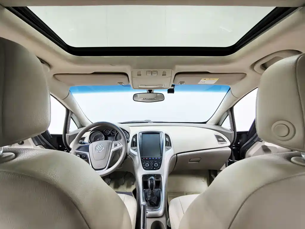 Buick Excelle 2014 — фото 10