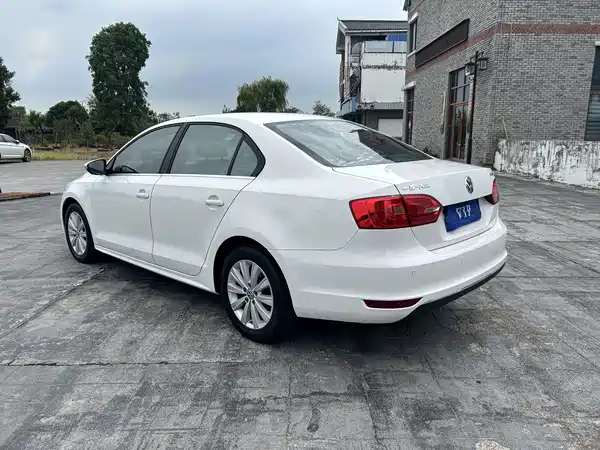 Volkswagen Sagitar 2014