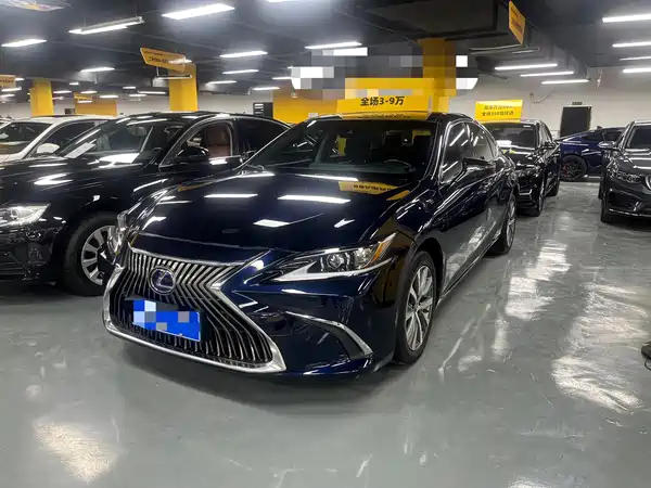 Lexus ES 2020