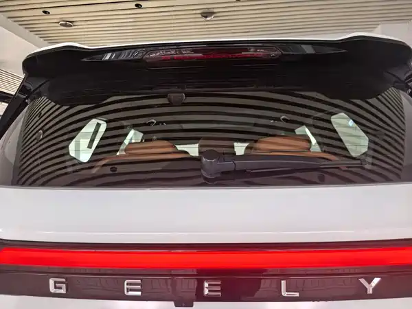 Geely Haoyue L 2024