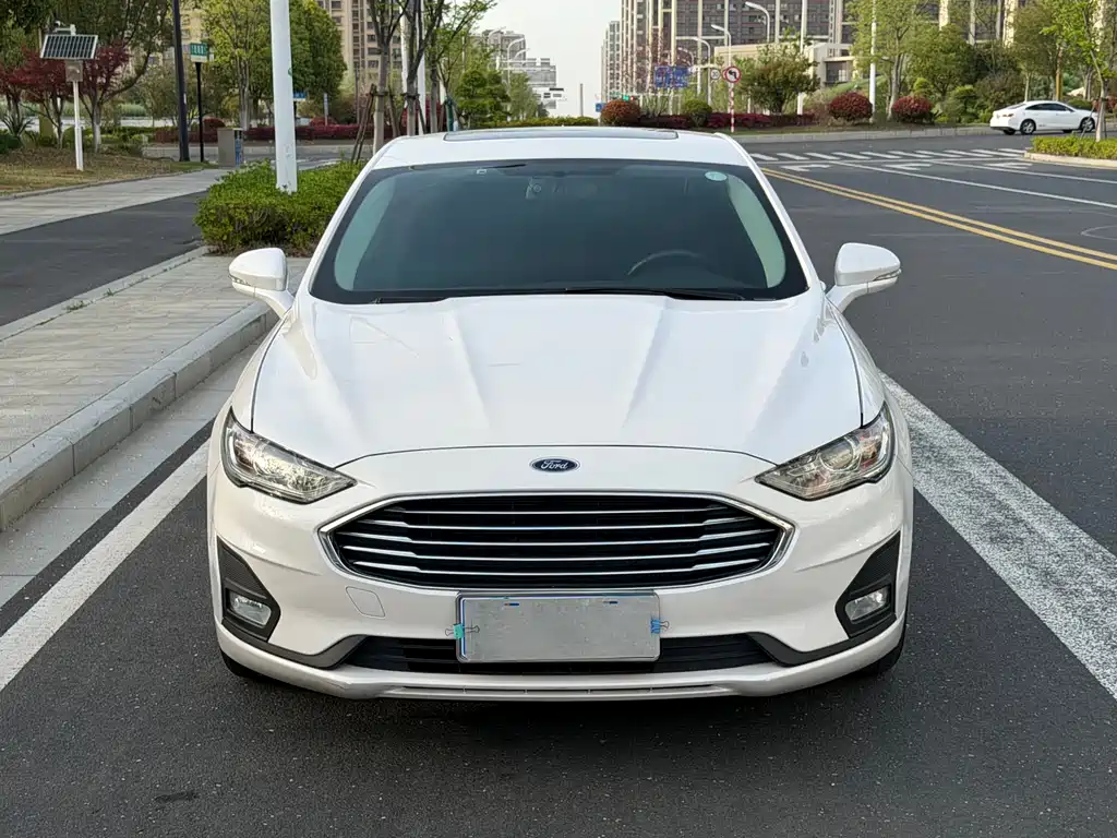 Ford Mondeo 2020 — фото 2