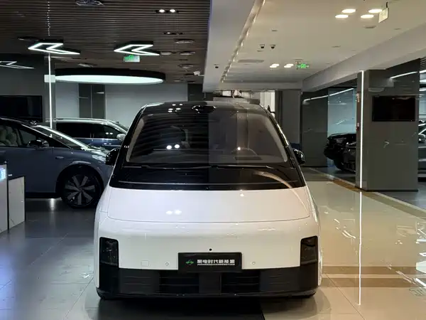 Li Auto MEGA 2025