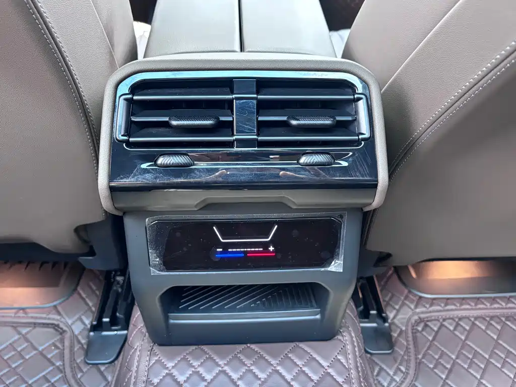 BMW 5 Series 2024 — фото 10
