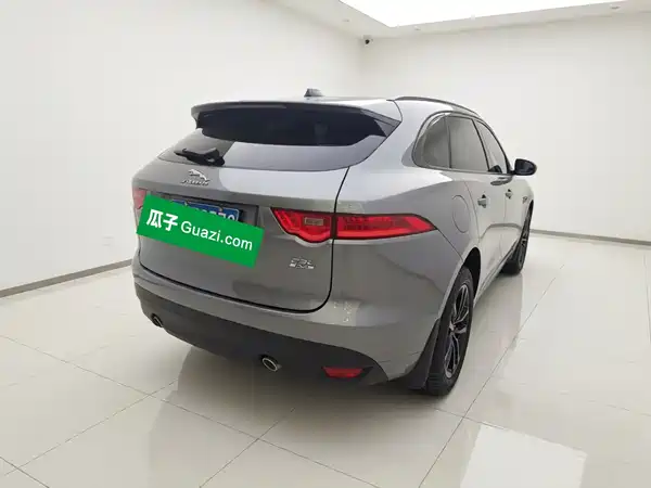 Jaguar F-PACE 2020