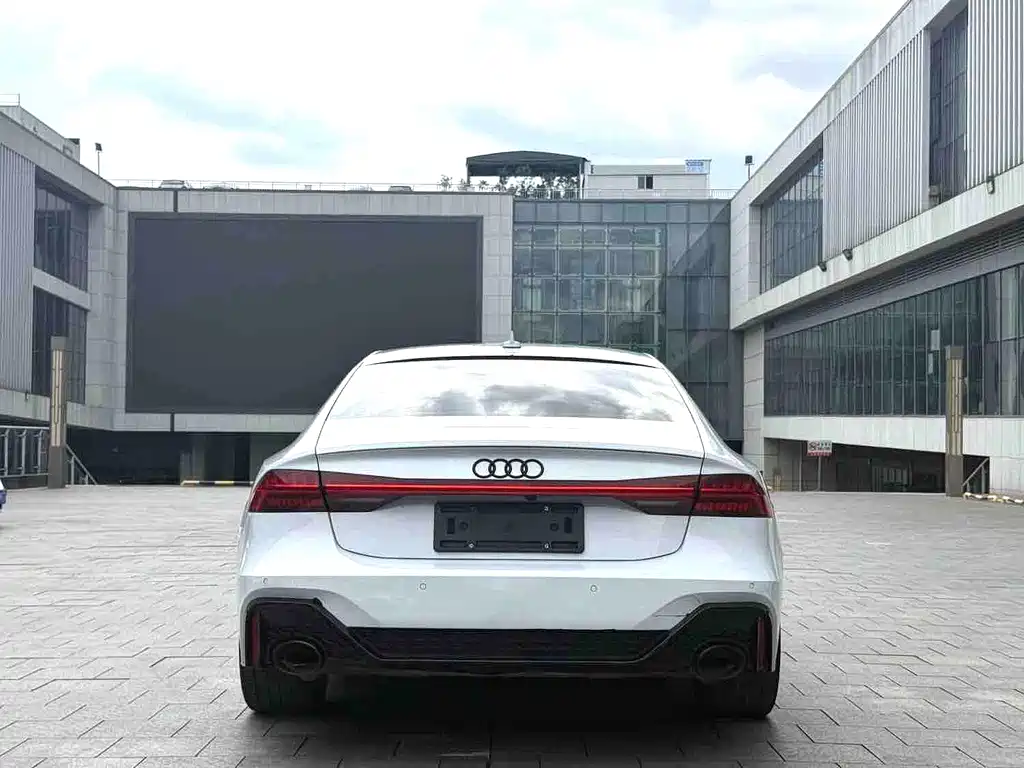 Audi A7 2022 — фото 8