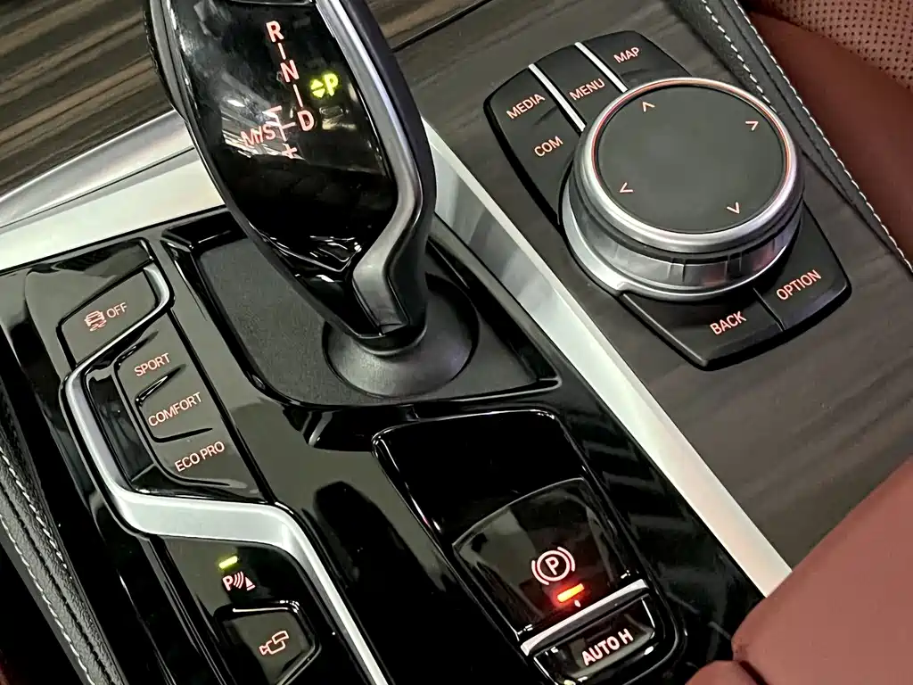BMW 5 Series 2022 — фото 11