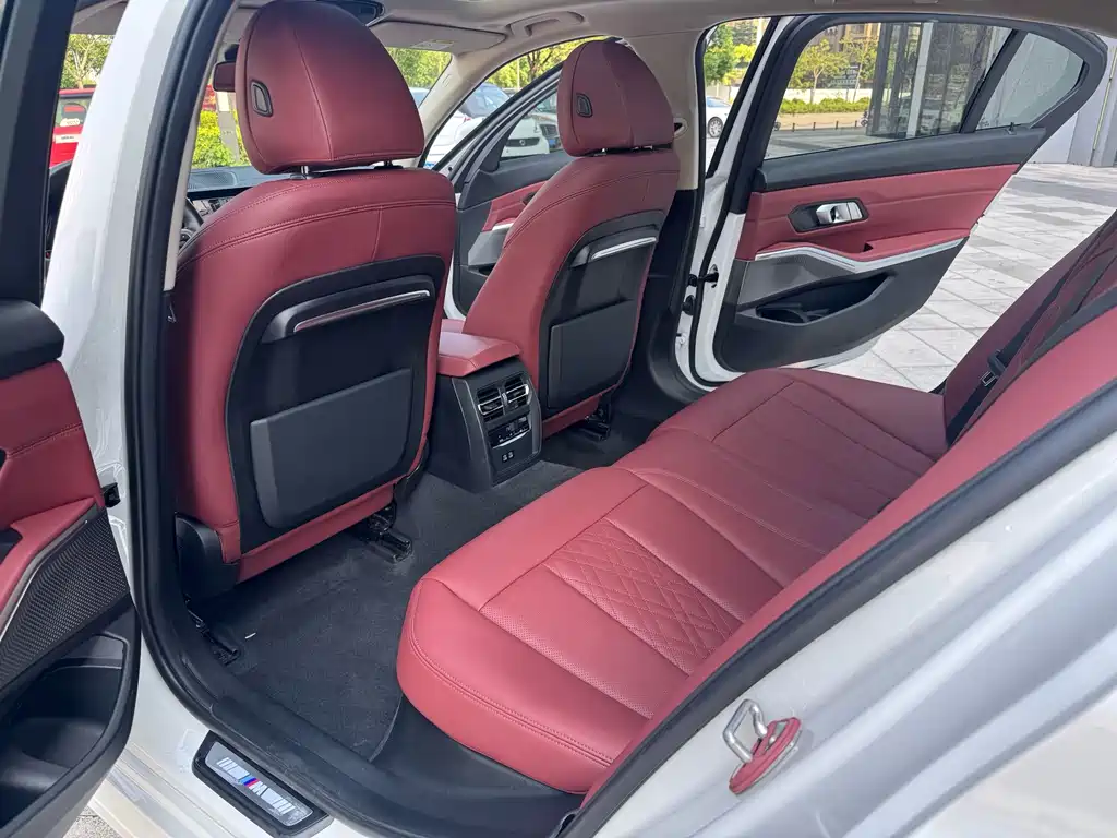 BMW 3 Series 2022 — фото 10