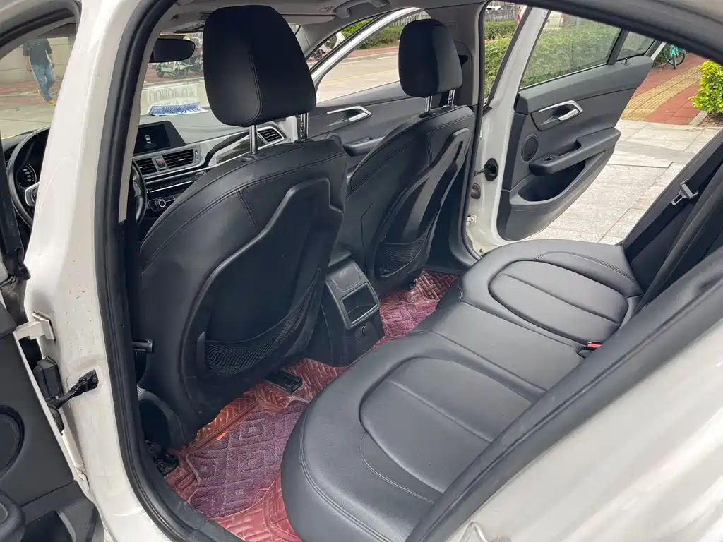 BMW 1 Series 2018