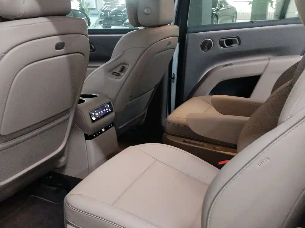 Li Auto i8 2026