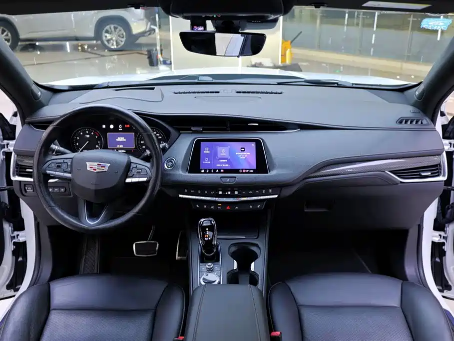 Cadillac XT4 2020 — фото 17