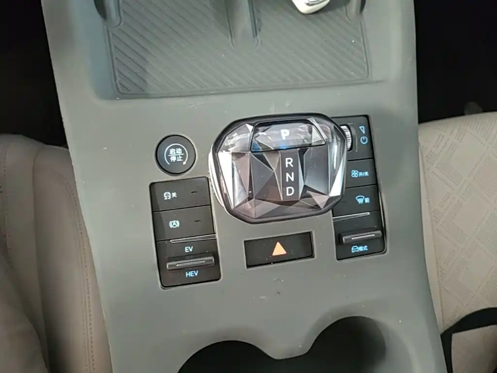 BYD Qin PLUS 2025 — фото 10