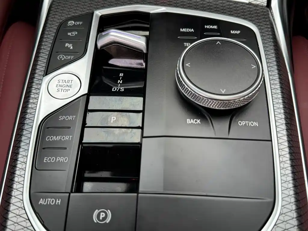 BMW 3 Series 2023 — фото 19