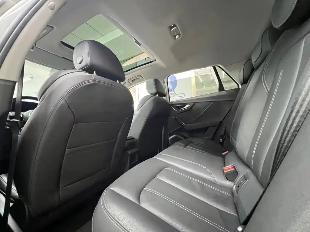 Audi Q2L 2023