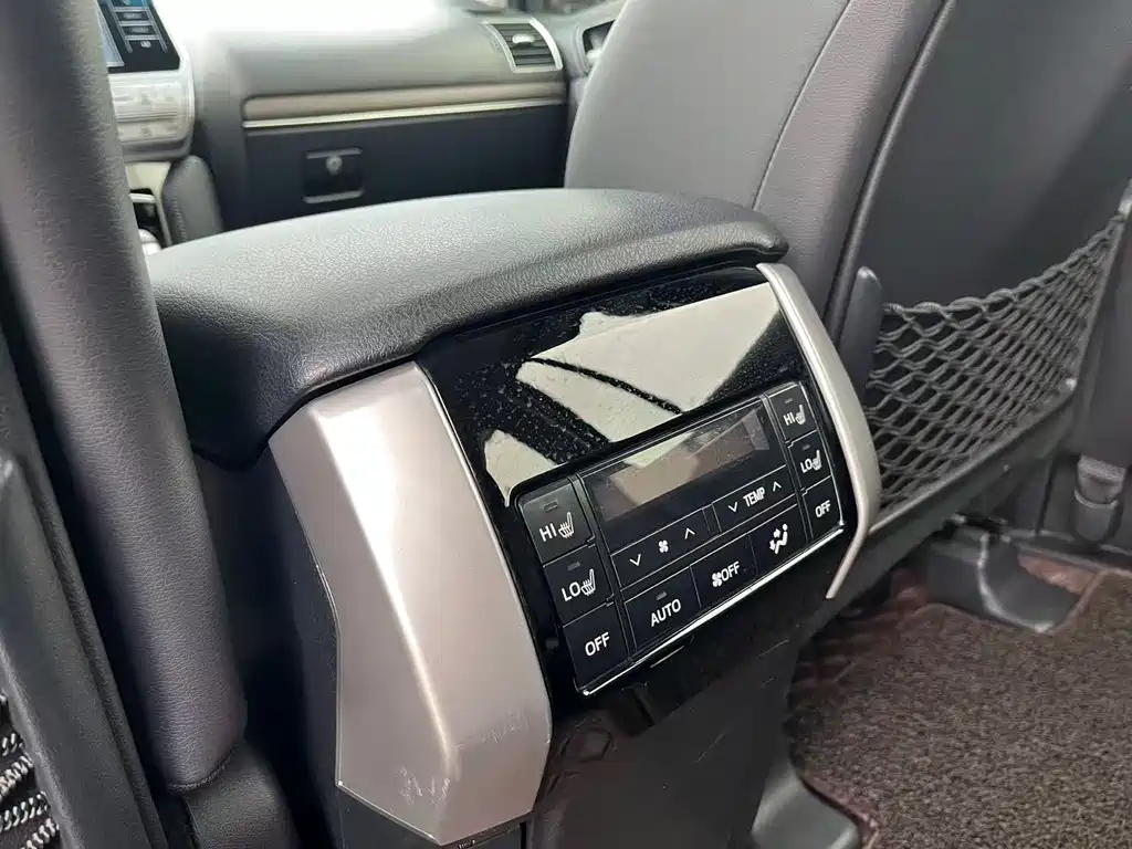 Toyota Prado 2019 — фото 9