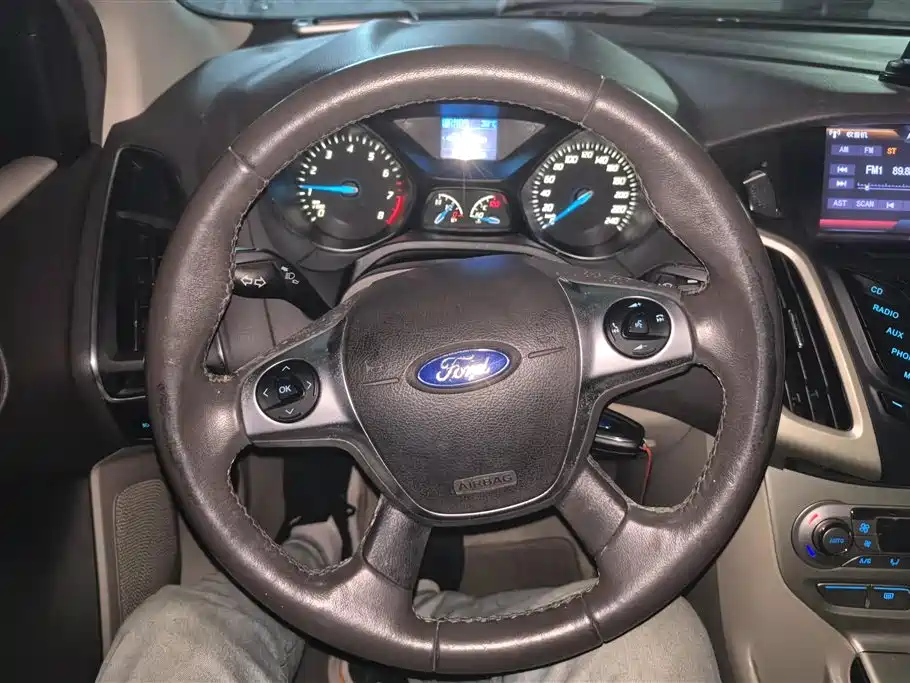 Ford Focus 2014 — фото 15