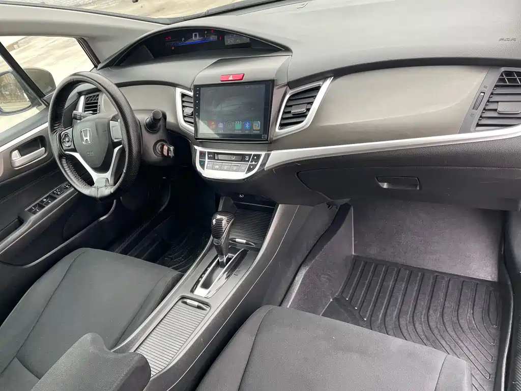 Honda Jade 2018 — фото 15