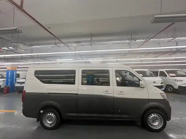 Changan Crossstar V5 EV 2024